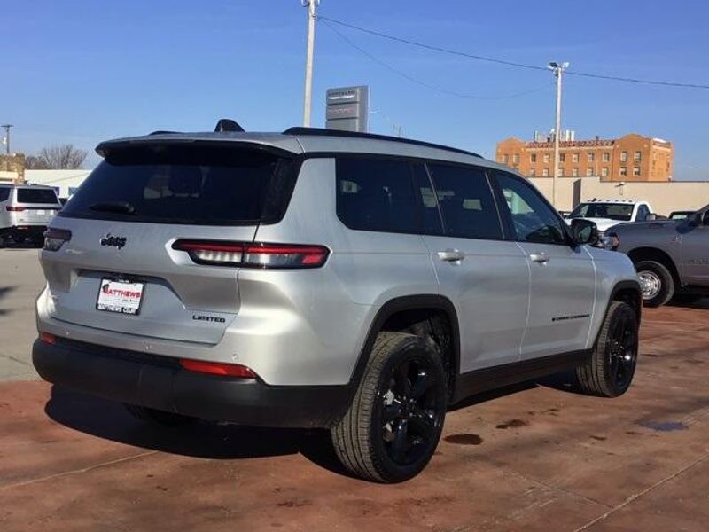 2025 Jeep Grand Cherokee L Limited 4x2Image 4