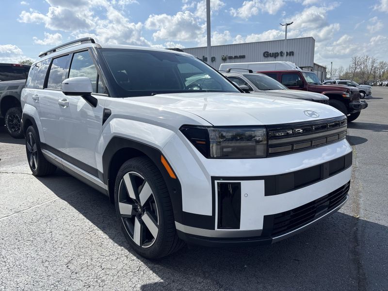 Used 2024 Hyundai Santa Fe LimitedImage 3