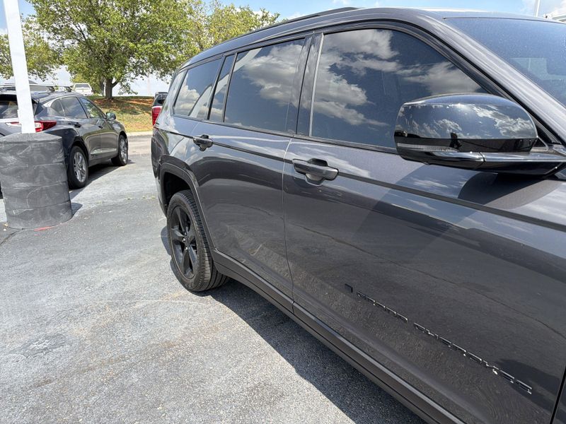 Used 2024 Jeep Grand Cherokee L LimitedImage 5