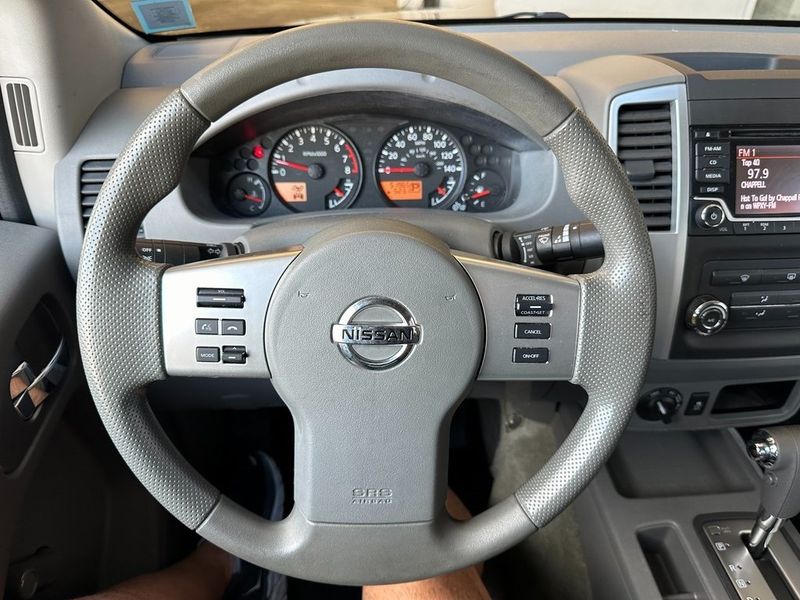 2017 Nissan Frontier SImage 2