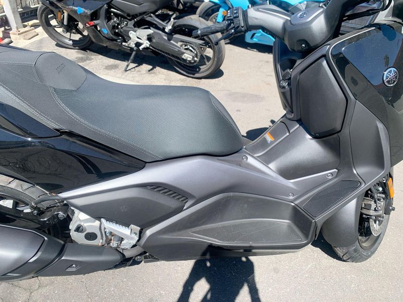 New 2025 Yamaha Xmax Image 11
