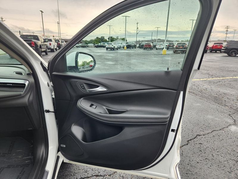 Used 2025 Buick Encore GX Avenir