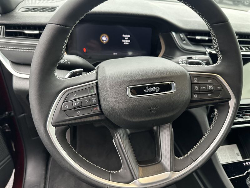 New 2025 Jeep Grand Cherokee L Laredo X 4x4Image 23