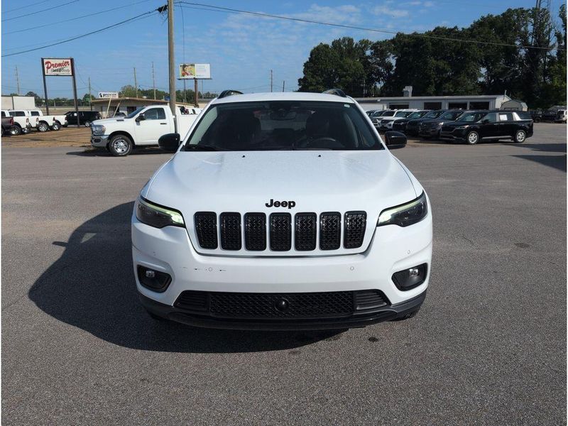 2023 Jeep Cherokee Altitude LuxImage 8