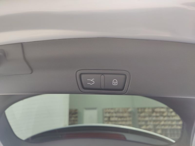 2024 Alfa Romeo Stelvio Ti AWD w/Sunroof/NavImage 18
