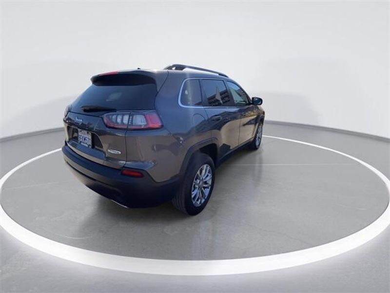 2022 Jeep Cherokee Latitude LuxImage 8