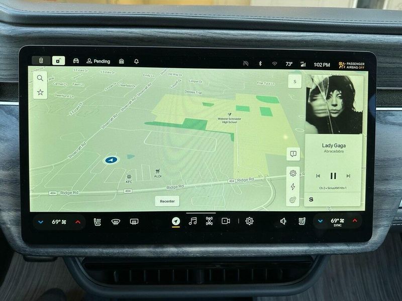 2022 Rivian R1T Adventure photo 2