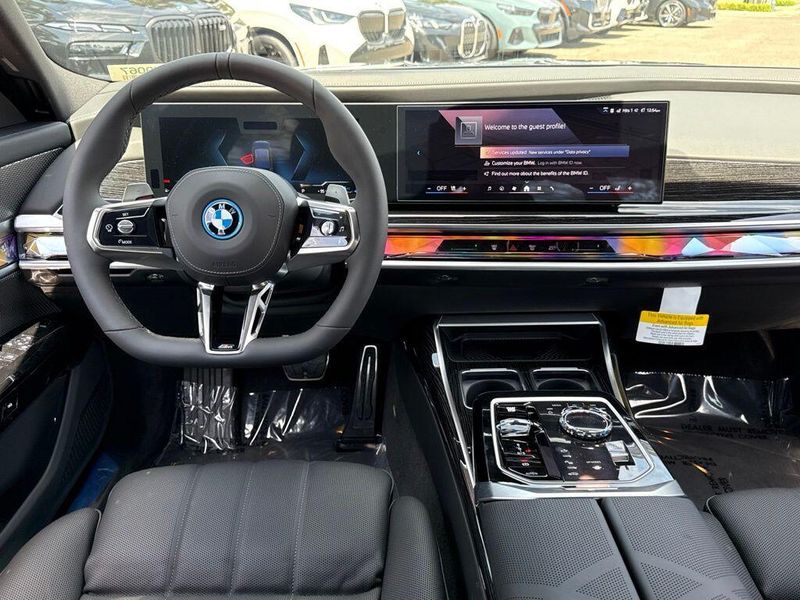 New 2026 BMW 7 Series 750e xDriveImage 25