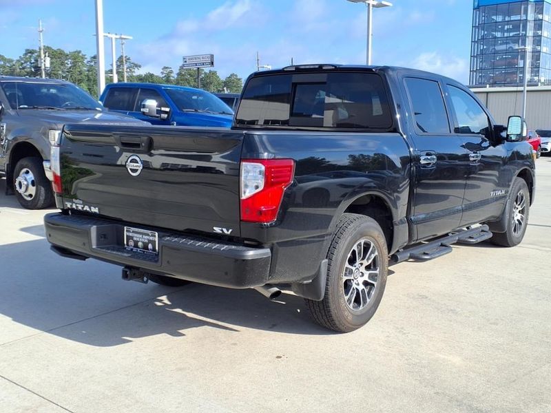 2021 Nissan Titan SVImage 10