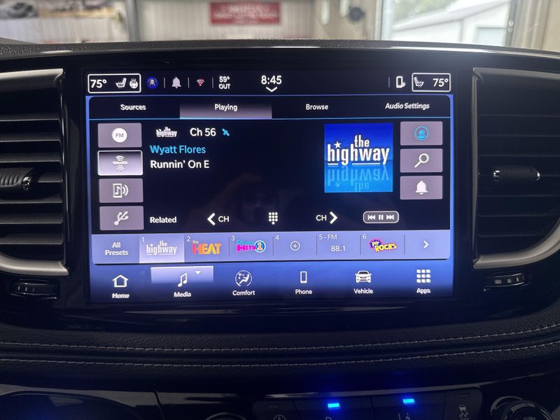 New 2027 Chrysler Pacifica SelectImage 26