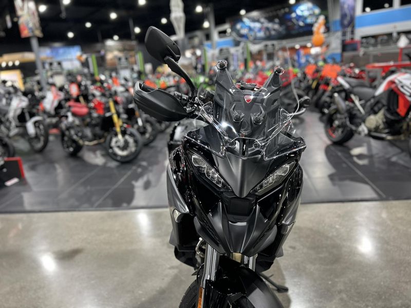 New 2025 Ducati MULTISTRADA V4 S TRAVEL & RADAR Image 19