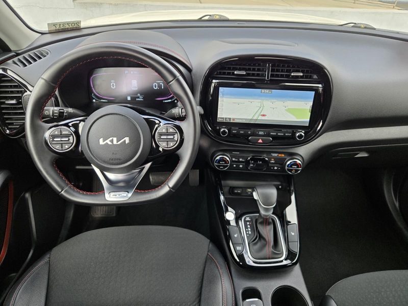 2023 Kia Soul GT-Line photo 5