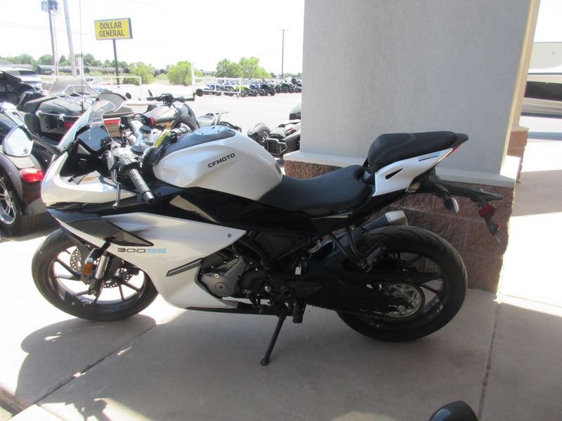 USED 2025 CFMOTO 300SS CF300-5US Image 4
