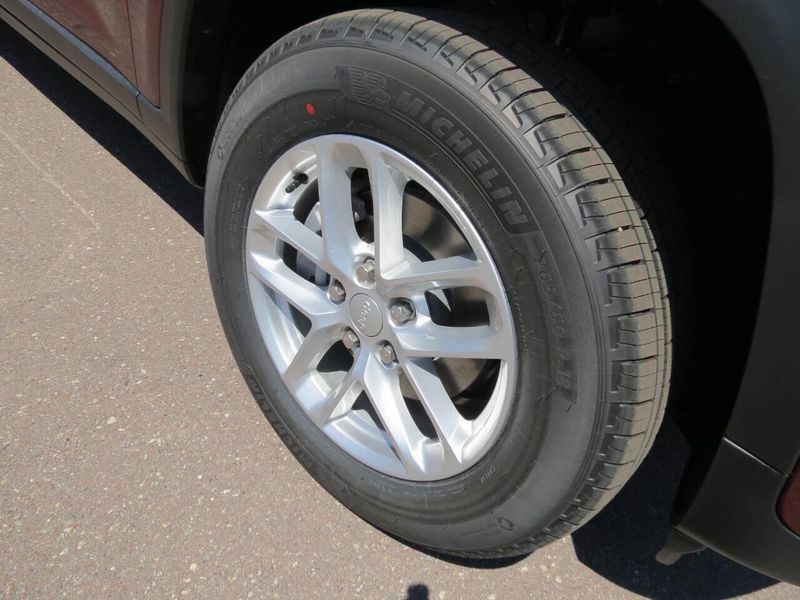 New 2026 Jeep Grand Cherokee Laredo X 4x4Image 18