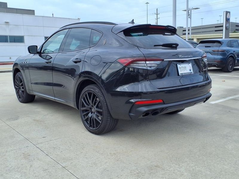 Used 2022 Maserati Levante GTImage 17