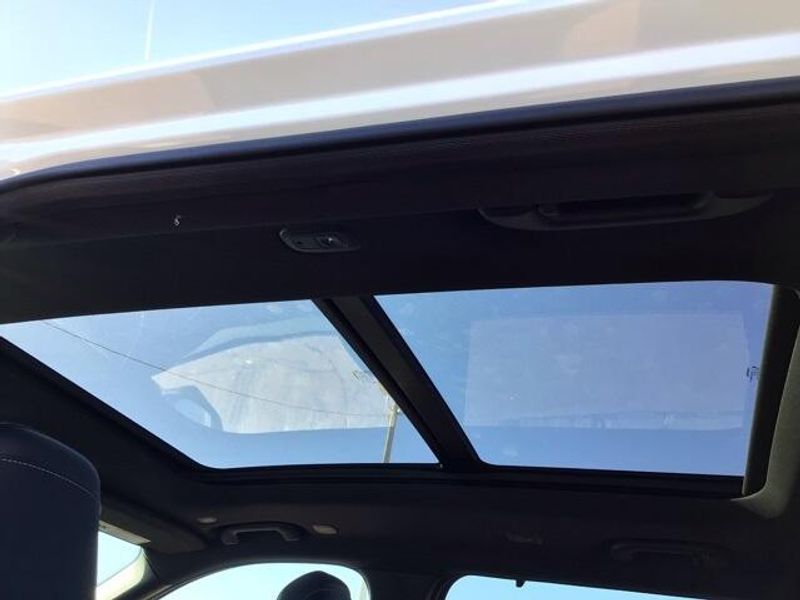 2025 Jeep Grand Cherokee L Limited 4x2Image 19