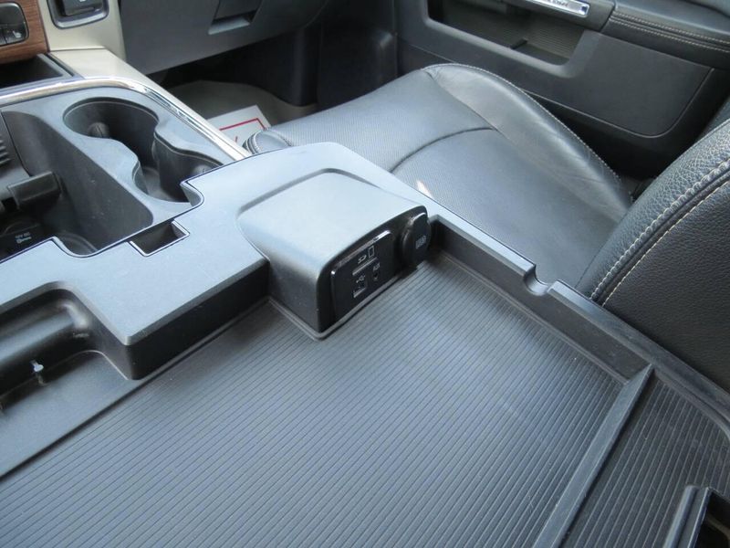 Used 2015 RAM 1500 Laramie 4x4 4dr Crew Cab 5.5 ft. SB PickupImage 32