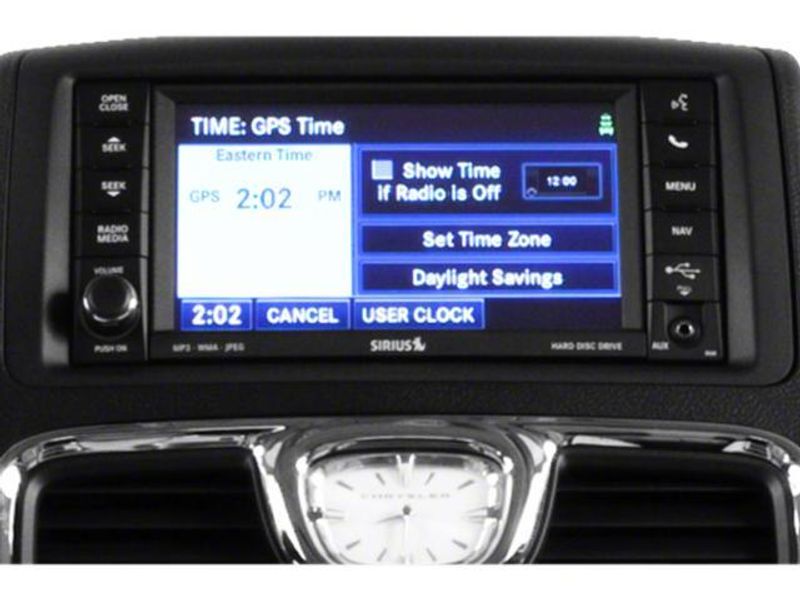 Used 2015 Chrysler Town & Country Image 16
