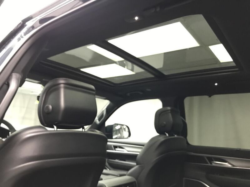 2023 Jeep Wagoneer Series II CarbideImage 15