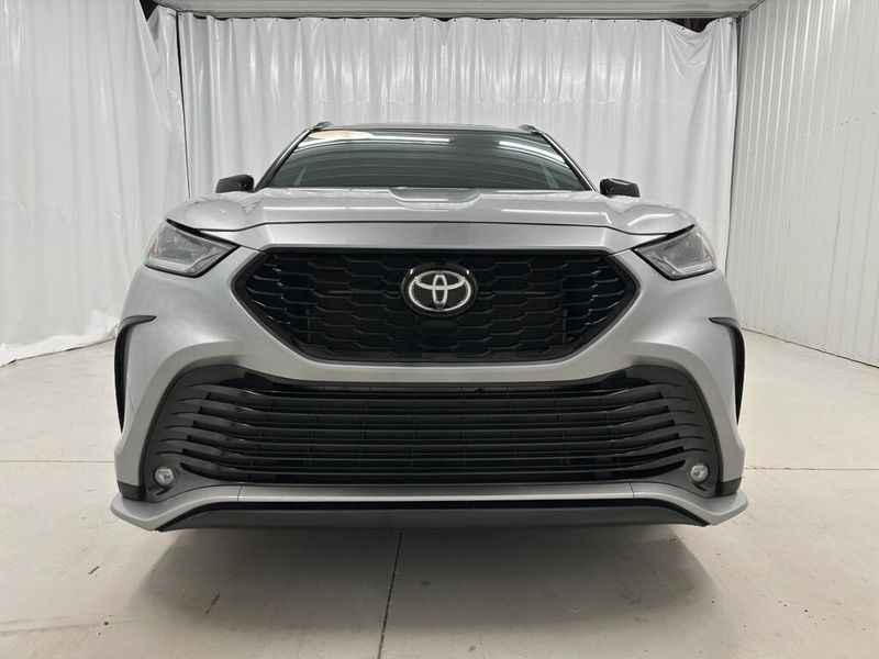 2021 Toyota Highlander XSE photo 4