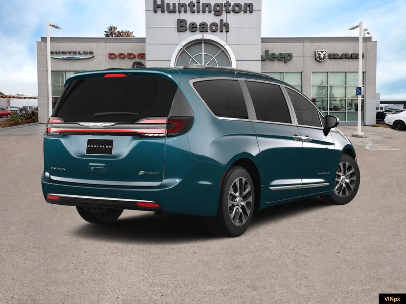 2025 Chrysler Pacifica Hybrid PinnacleImage 7