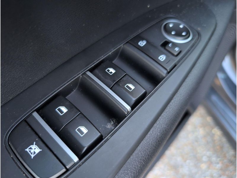 Used 2023 Kia Forte LXSImage 12