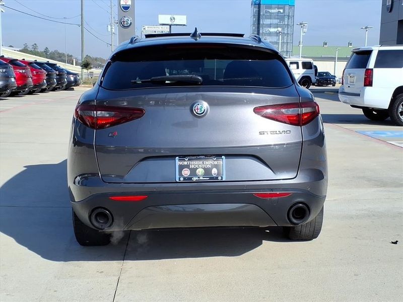 Used 2019 Alfa Romeo Stelvio Ti SportImage 8