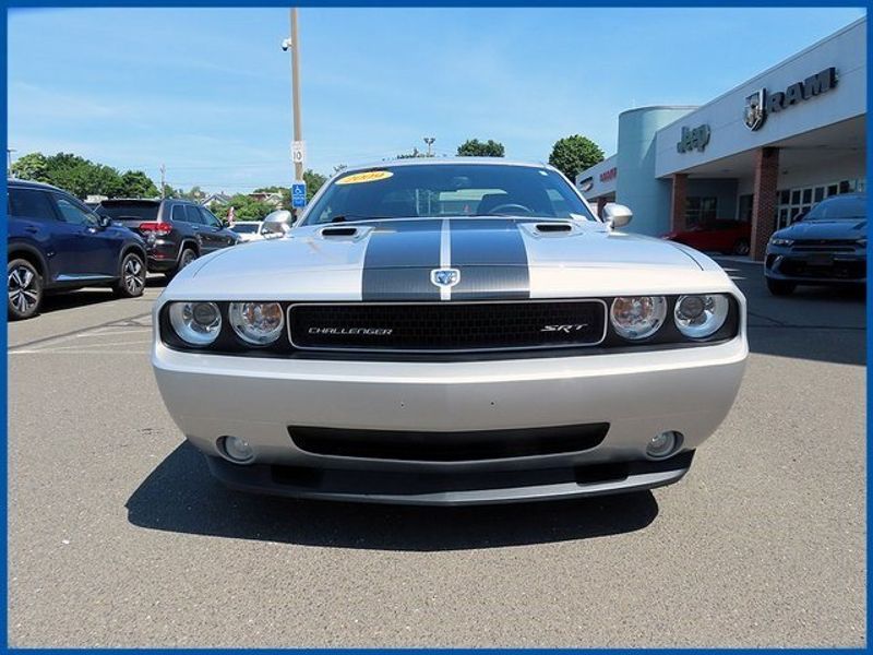 2009 Dodge Challenger SRT8Image 3