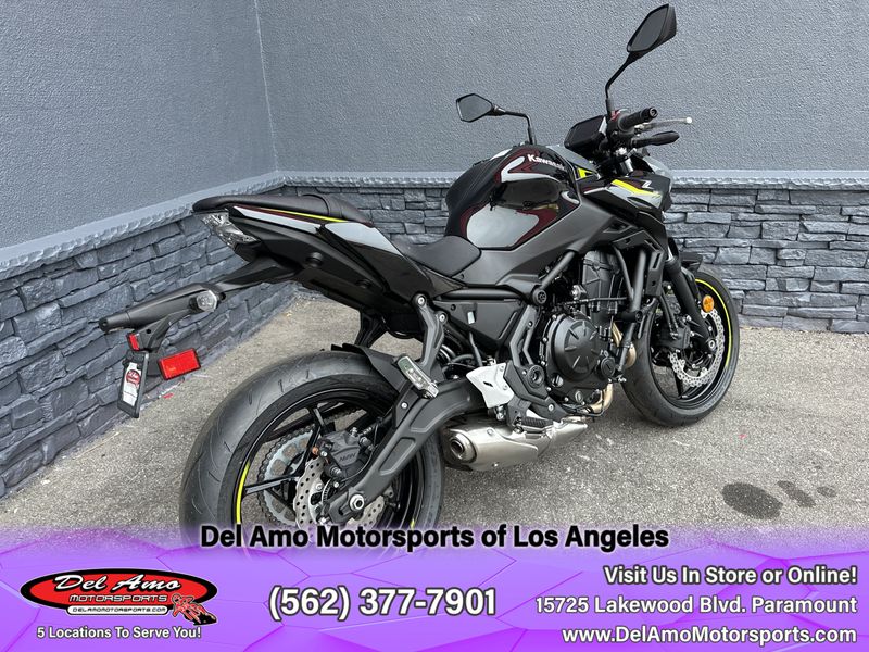 2024 Kawasaki ER650PRFNL-GY2  in a METALLIC MATTE DARK GRAY/METALLIC SPARK BLACK exterior color. Del Amo Motorsports of Los Angeles (562) 262-9181 delamomotorsports.com 