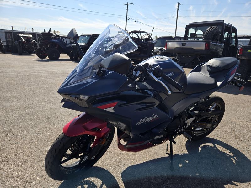 USED 2026 KAWASAKI NINJA 500 SE ABS Image 3