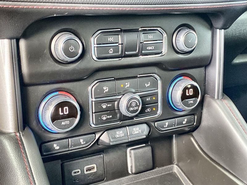 Used 2023 Chevrolet Tahoe RSTImage 34