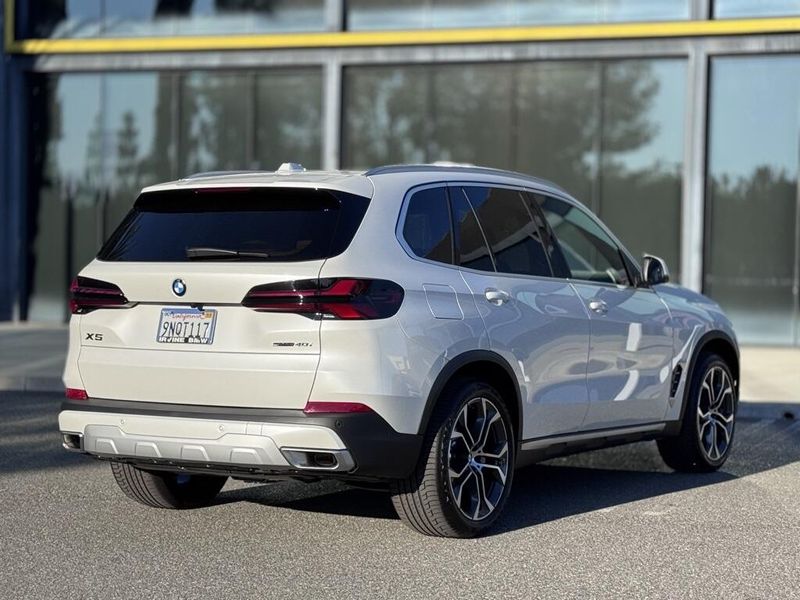 2025 BMW X5 sDrive40iImage 8