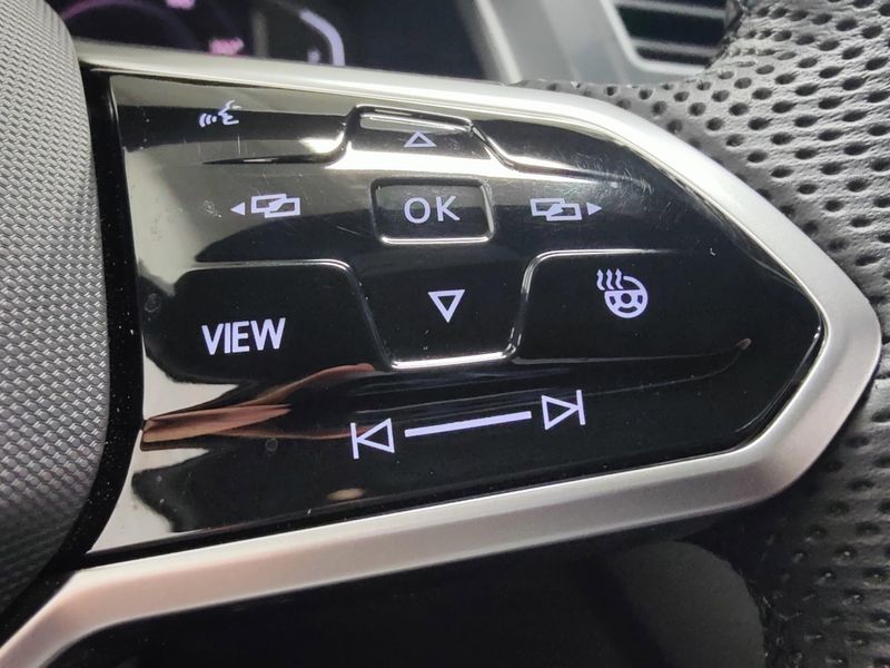 Used 2024 Volkswagen Tiguan AWD SEL R-Line w/Sunroof/NavImage 36