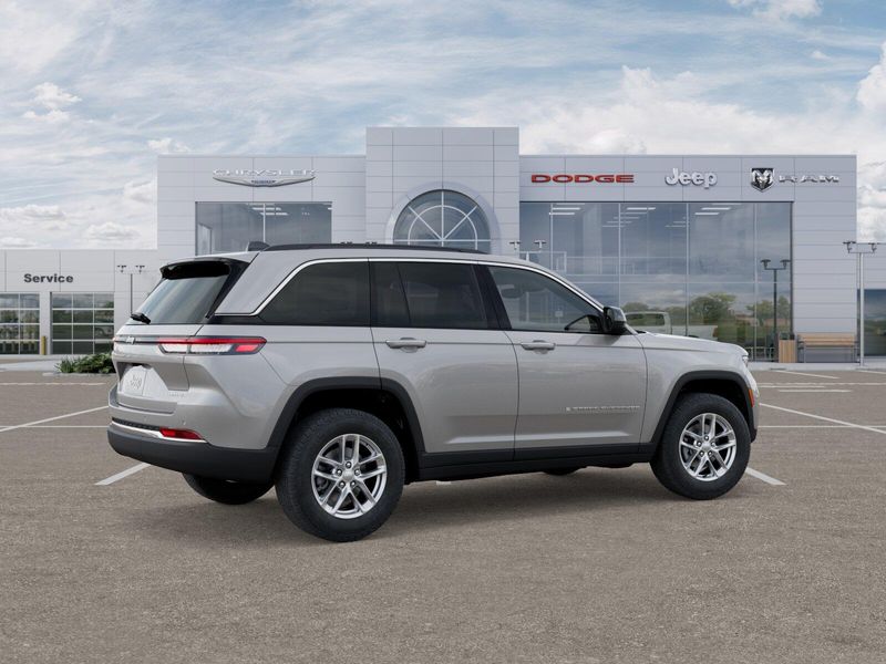 New 2025 Jeep Grand Cherokee Laredo X 4x2Image 36