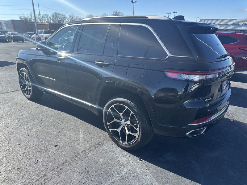 2022 Jeep Grand Cherokee Summit ReserveImage 9