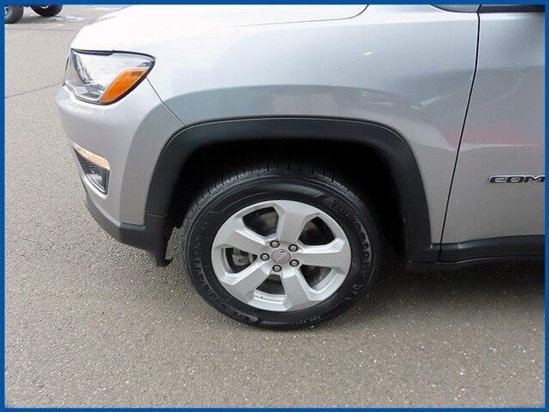 2021 Jeep Compass Latitude photo 4