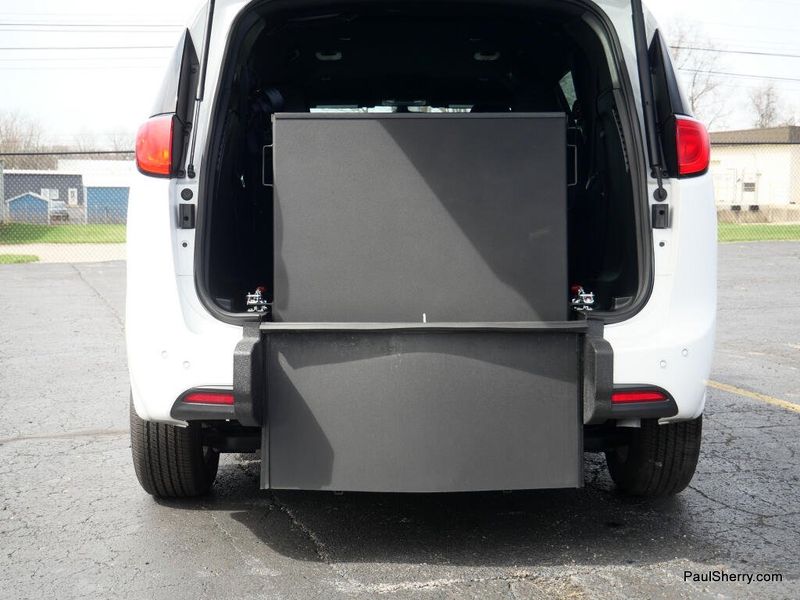 New 2026 Chrysler Voyager Lx