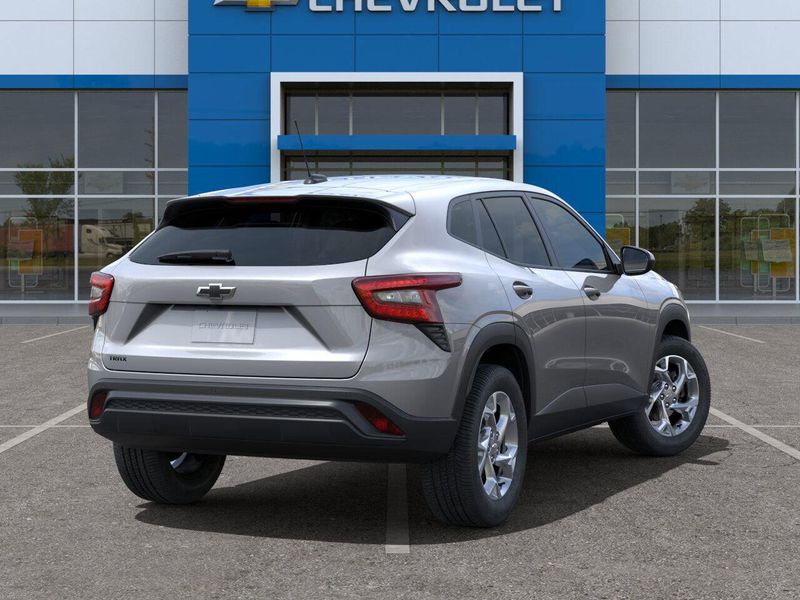 New 2025 Chevrolet Trax LSImage 4
