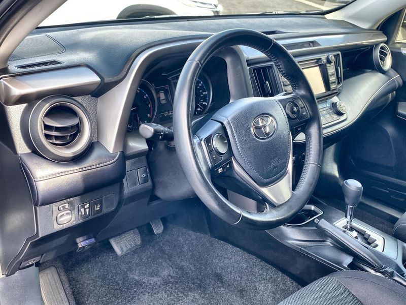Used 2018 Toyota RAV4 XLEImage 10
