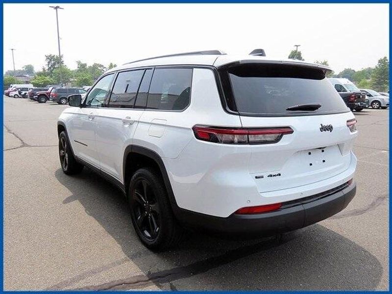 Used 2022 Jeep Grand Cherokee L AltitudeImage 5