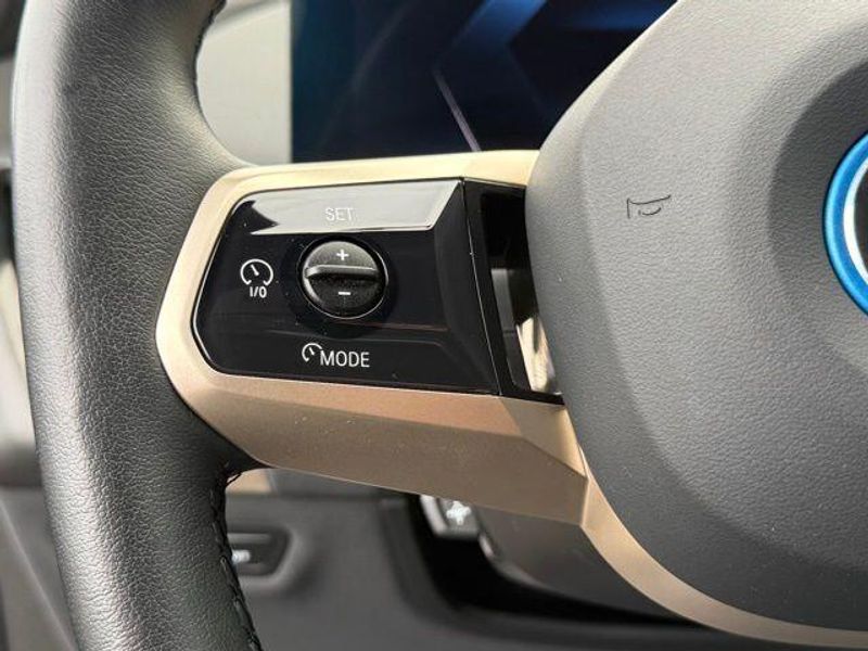 Used 2023 BMW iX xDrive50Image 24