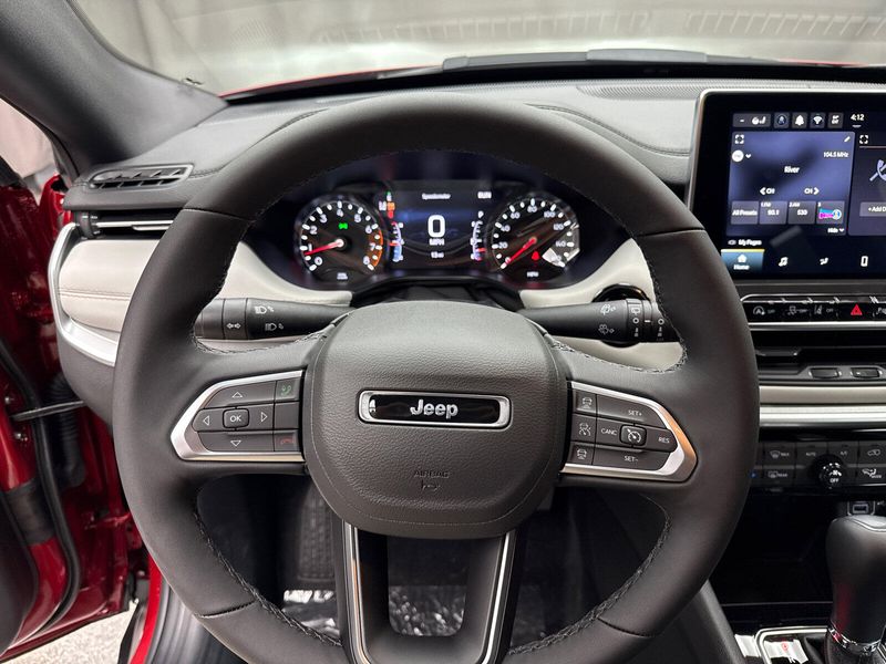 New 2025 Jeep Compass Limited 4x4Image 10