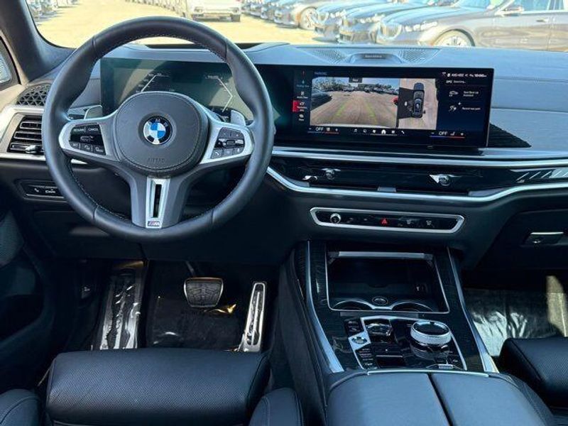 Used 2025 BMW X7 M60iImage 33