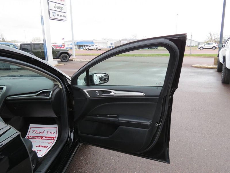 2017 Ford Fusion SE 4dr SedanImage 21