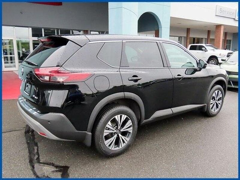 2021 Nissan Rogue SVImage 7
