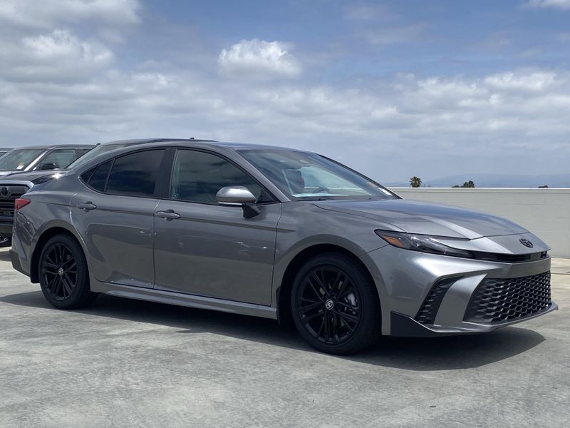 2025 Toyota Camry Image 2