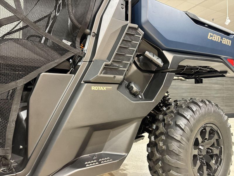 New 2026 Can-Am DEFENDER MAX XT HD11 WITH 10.25 IN. INFOTAINMENT Image 18