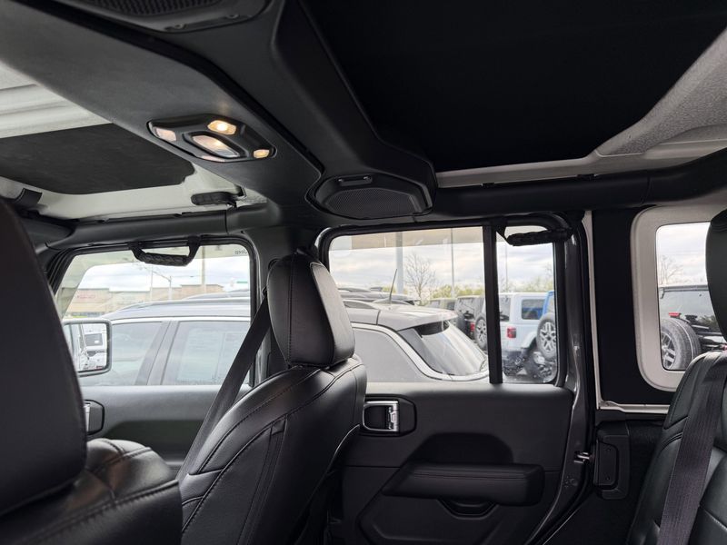 Used 2021 Jeep Wrangler Unlimited Sahara AltitudeImage 21