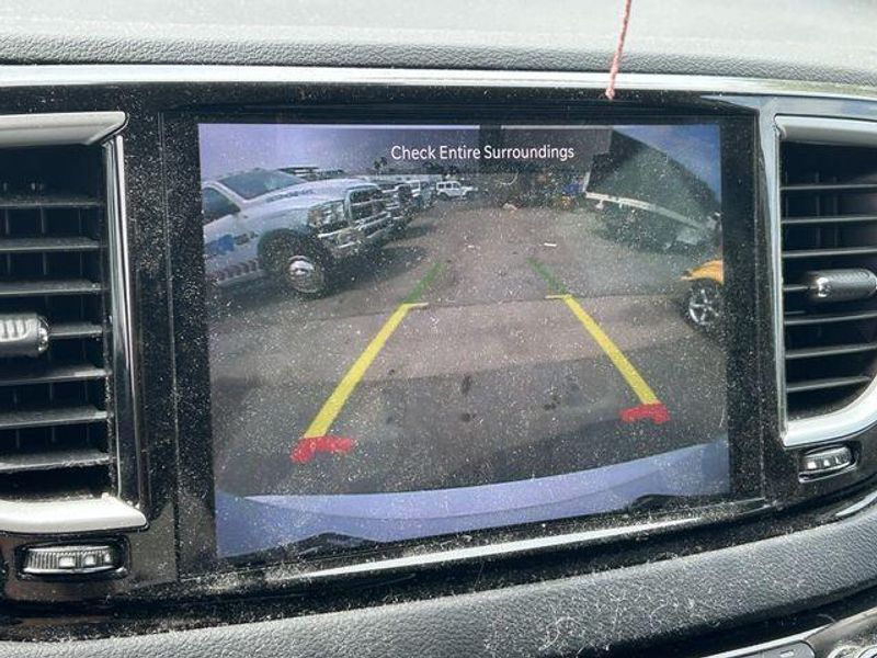 Used 2021 Chrysler Pacifica Touring LImage 7