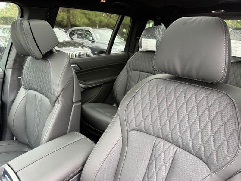 New 2026 BMW X7 xDrive40iImage 19